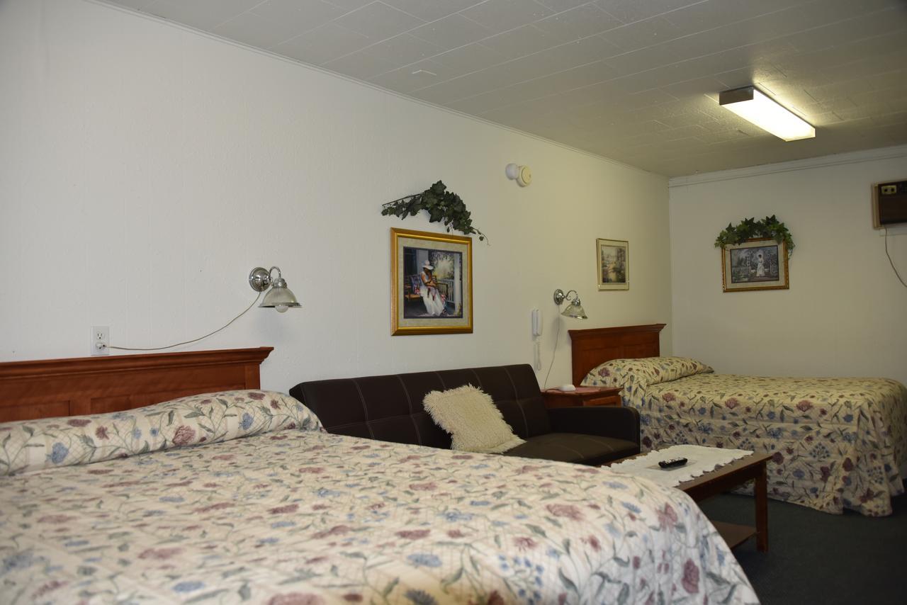 Royals Inn Motel Malta Exterior foto